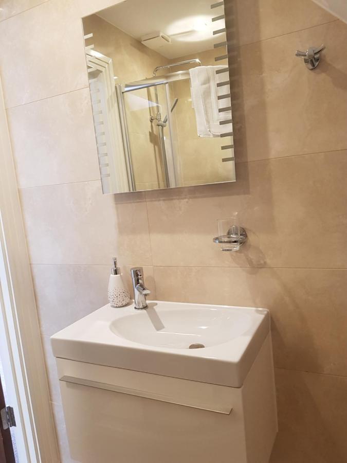 Charlton Court Apartment Радсток Екстериор снимка